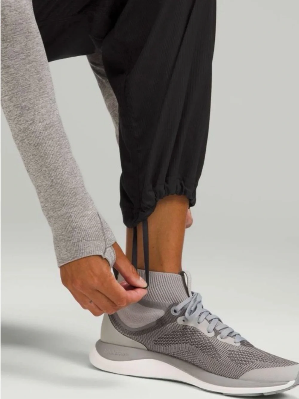 Lululemon Dance Studio Mid Rise Full Length Pant Jogger Black Women's Size 4 - Picture 4 of 9